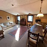 Vista Alpi Nel Centro Storico Apartamento